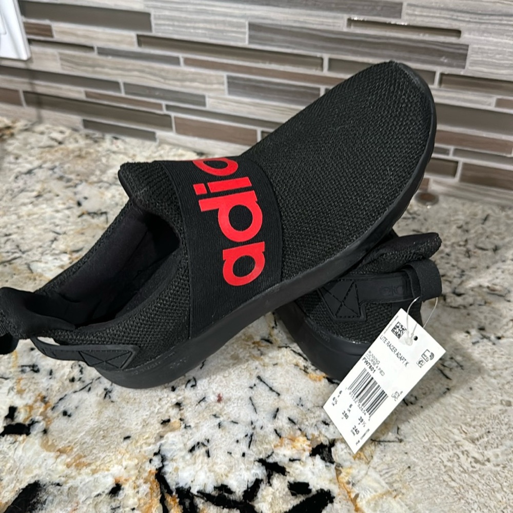 New with tags adidas mens size 6.5